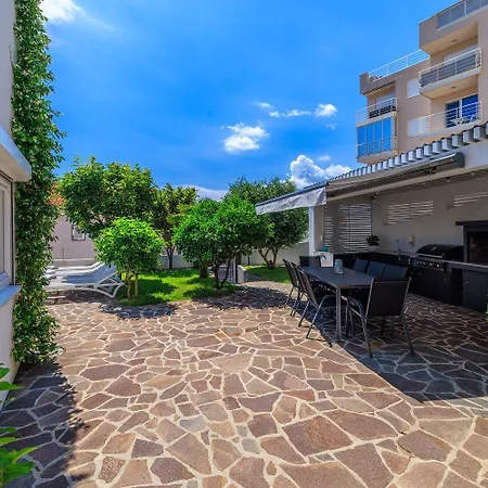 Appartement Nur 100 Meter Zum Mit Pool *