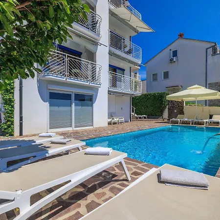 Nur 100 Meter Zum Mit Pool Crikvenica