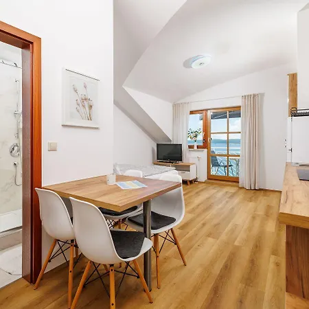 Nur 100 Meter Zum Mit Pool