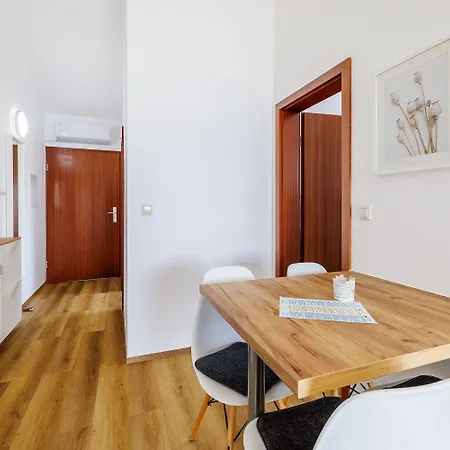 Nur 100 Meter Zum Mit Pool