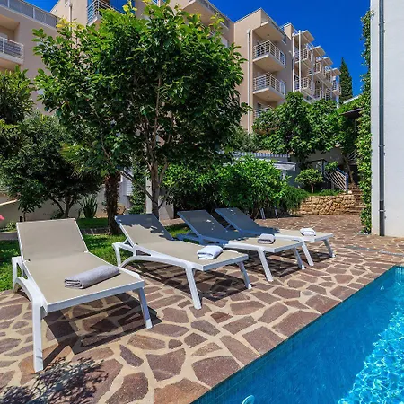 Nur 100 Meter Zum Mit Pool