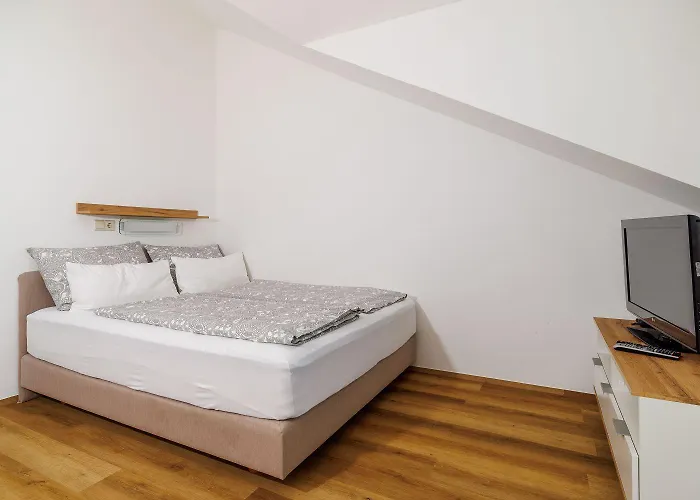 Apartment Nur 100 Meter Zum Mit Pool Crikvenica