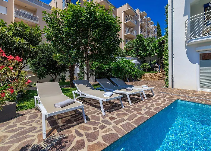 Nur 100 Meter Zum Mit Pool